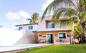 Excelente casa com Piscina